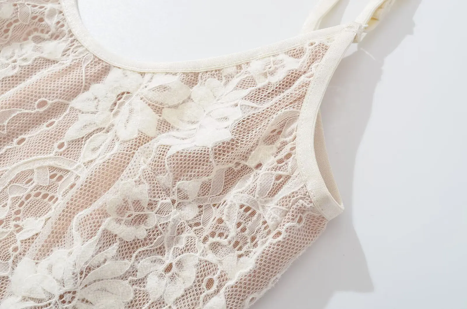 body dentelle sensuelle